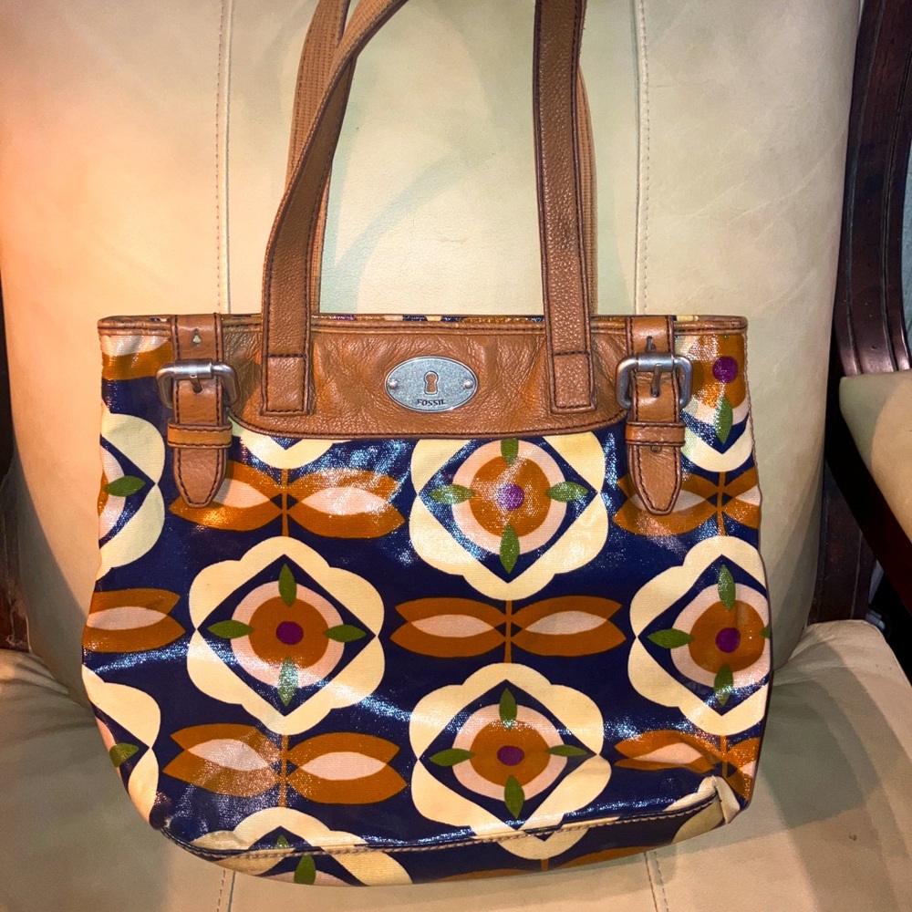 Fossil Bright Floral Handbag – Fun & Fashionable